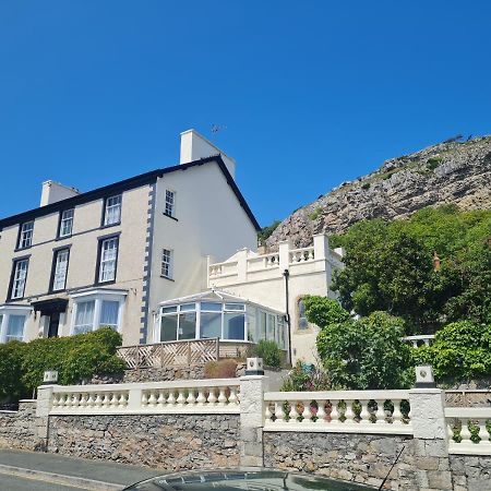Bed and Breakfast The Chelsea Llandudno Esterno foto