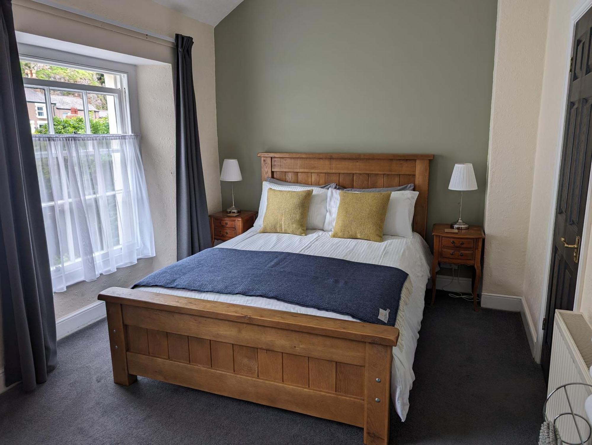 Bed and Breakfast The Chelsea Llandudno Esterno foto
