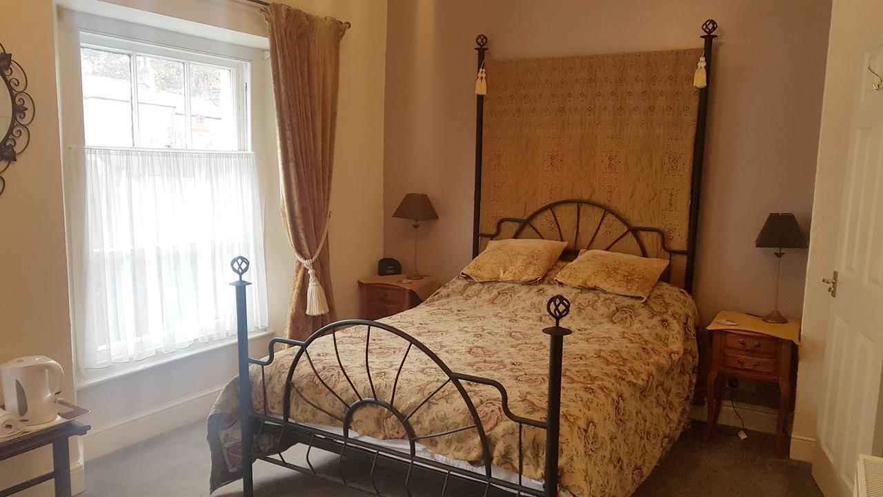 Bed and Breakfast The Chelsea Llandudno Esterno foto
