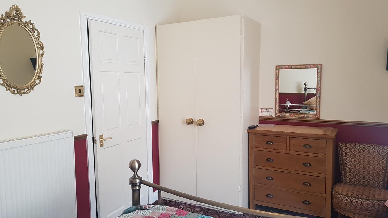 Bed and Breakfast The Chelsea Llandudno Esterno foto