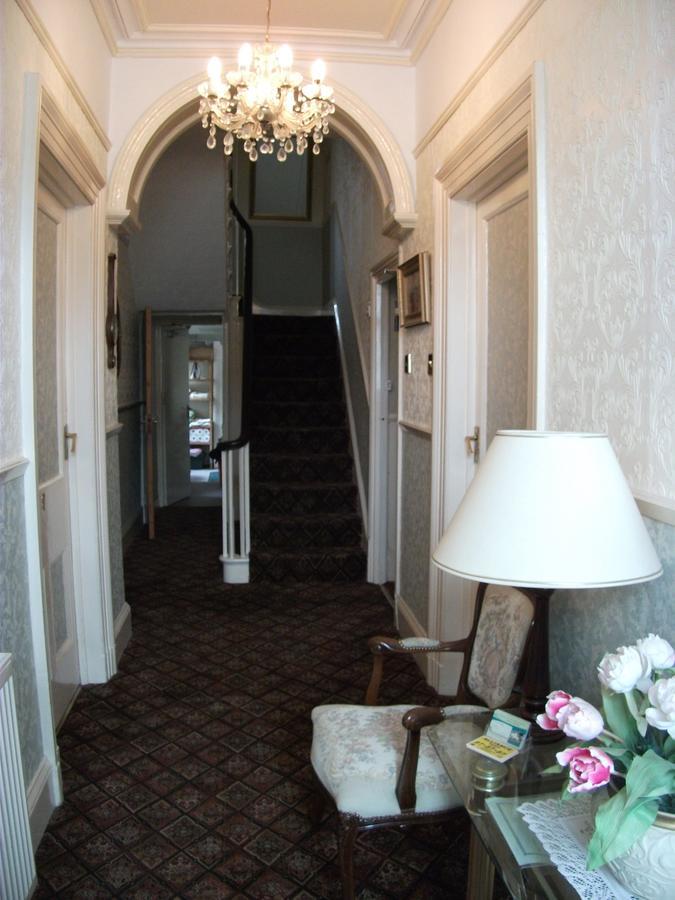 Bed and Breakfast The Chelsea Llandudno Esterno foto